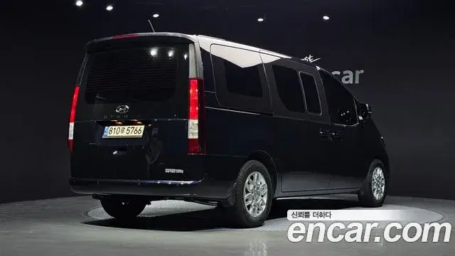 Hyundai Staria 2022 — Фото 2/20