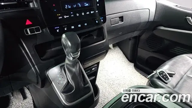 Hyundai Staria 2022 — Фото 9/20
