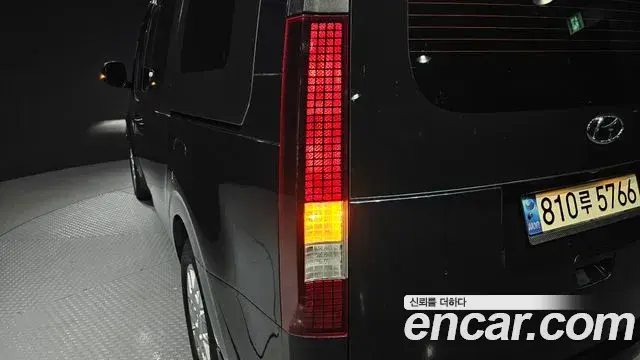 Hyundai Staria 2022 — ფოტო 23/31
