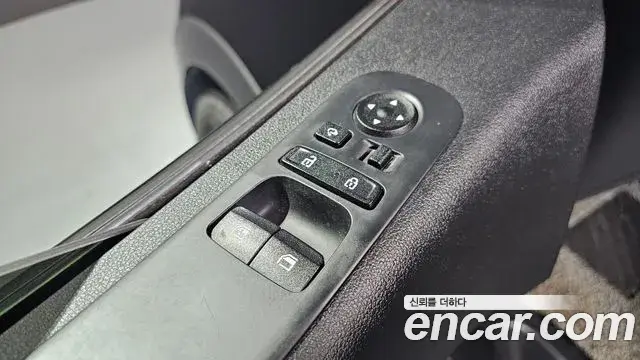 Hyundai Staria 2022 — ფოტო 8/31