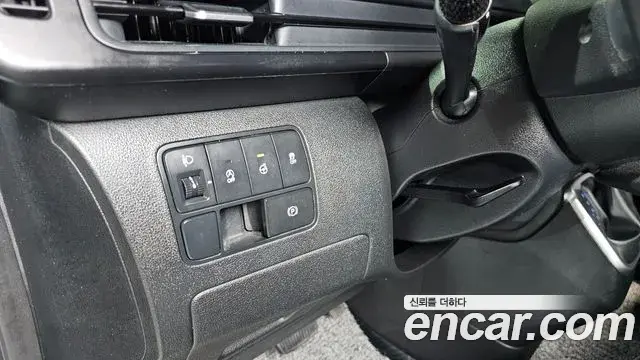 Hyundai Staria 2022 — ფოტო 30/31
