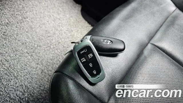 Hyundai Staria 2022 — ფოტო 6/31