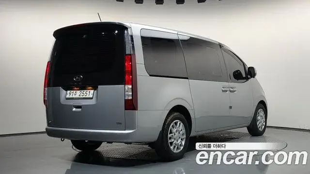 Hyundai Staria 2021 — Фото 2/20
