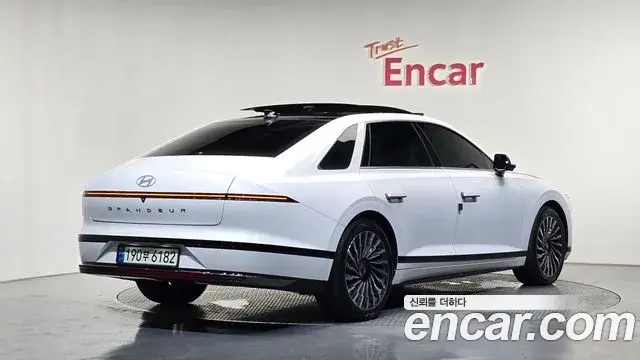 Hyundai Grandeur Hybrid 2023 — Şəkil 21/32