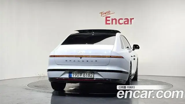 Hyundai Grandeur Hybrid 2023 — Şəkil 19/32