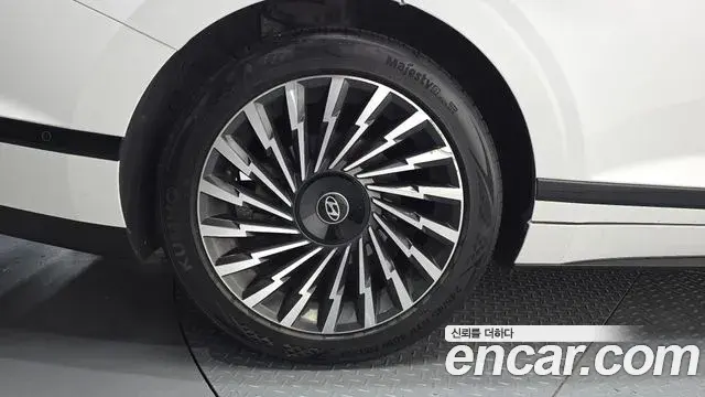 Hyundai Grandeur Hybrid 2023 — Şəkil 8/32