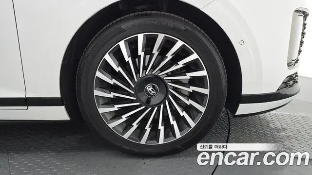 Hyundai Grandeur Hybrid 2023 — Şəkil 29/32