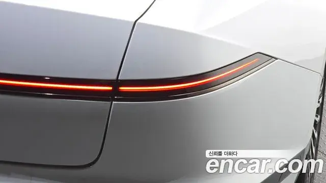 Hyundai Grandeur Hybrid 2023 — Şəkil 2/32