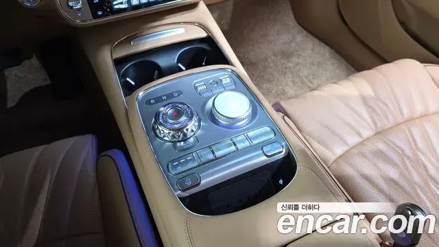 Genesis G90 2022 — ფოტო 20/33