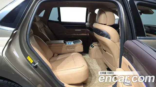 Genesis G90 2022 — ფოტო 30/33