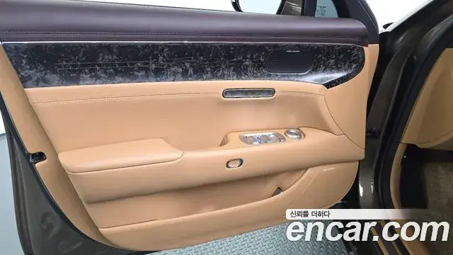 Genesis G90 2022 — ფოტო 26/33