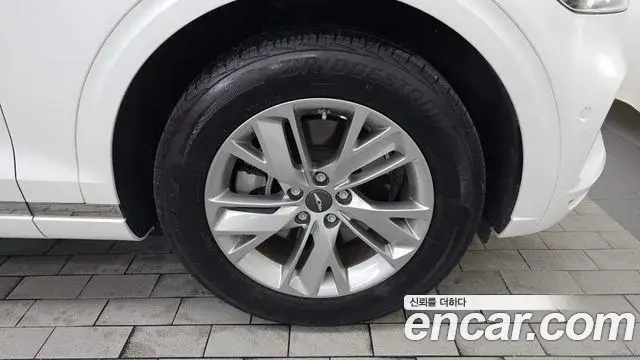 Genesis GV70 2022 — ფოტო 12/35