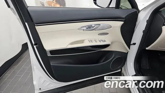 Genesis GV70 2022 — ფოტო 2/35