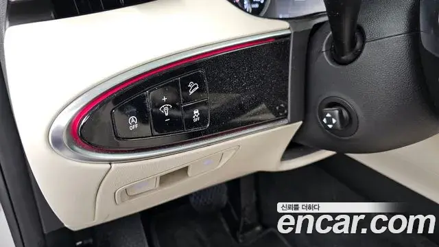 Genesis GV70 2022 — ფოტო 21/35
