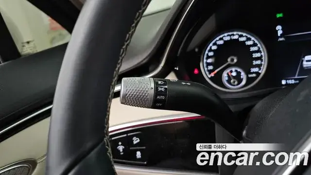 Genesis GV70 2022 — ფოტო 10/35