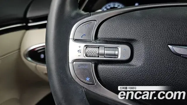 Genesis GV70 2022 — ფოტო 24/35