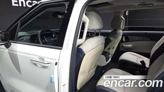 Kia Carnival 2025 — Şəkil 35/40