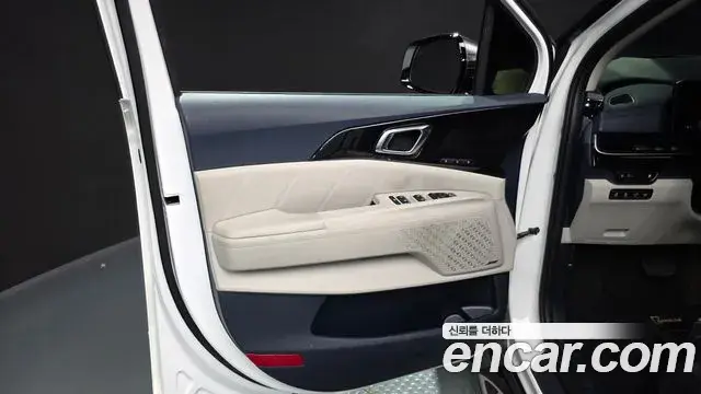 Kia Carnival 2025 — Şəkil 16/40