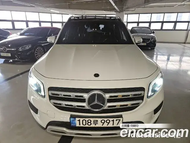 Mercedes-Benz GLB-Class 2021 — Фото 8/9