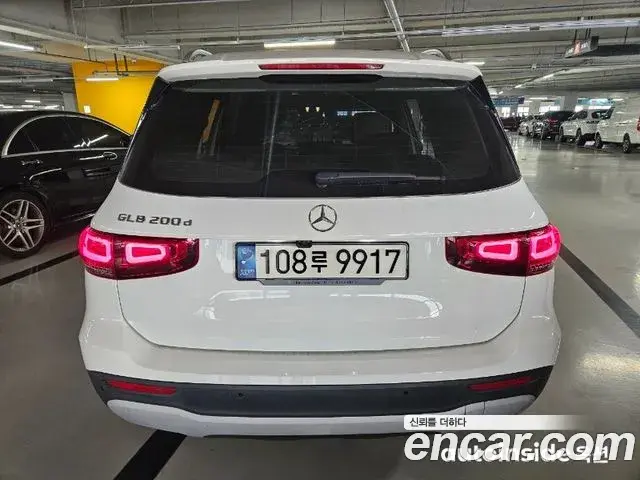 Mercedes-Benz GLB-Class 2021 — Фото 3/9
