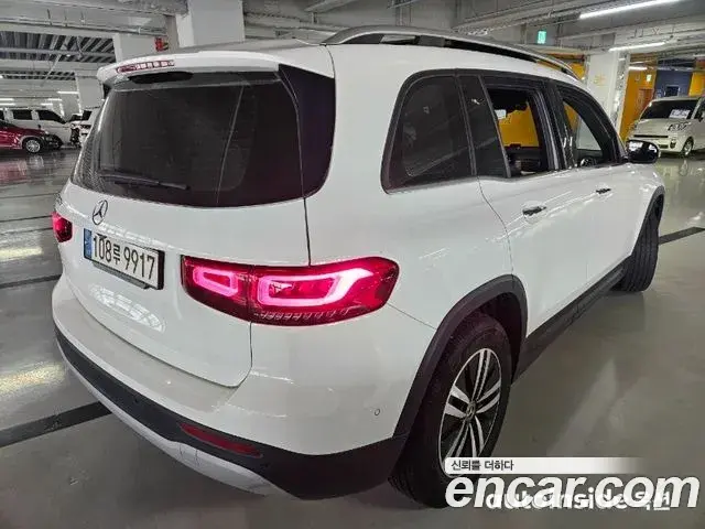 Mercedes-Benz GLB-Class 2021 — Фото 4/9