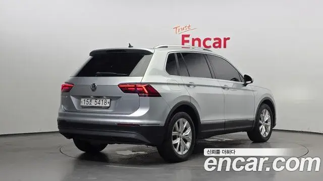 Volkswagen Tiguan 2018 — Фото 2/20