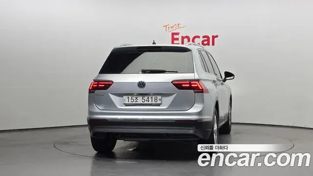 Volkswagen Tiguan 2018 — Фото 4/20