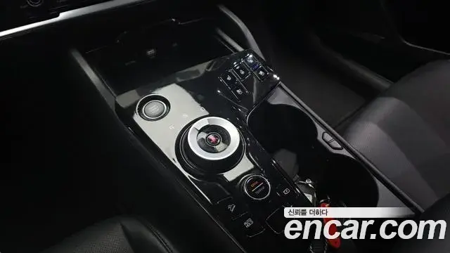 Kia Sportage 2023 — Photo 2/20