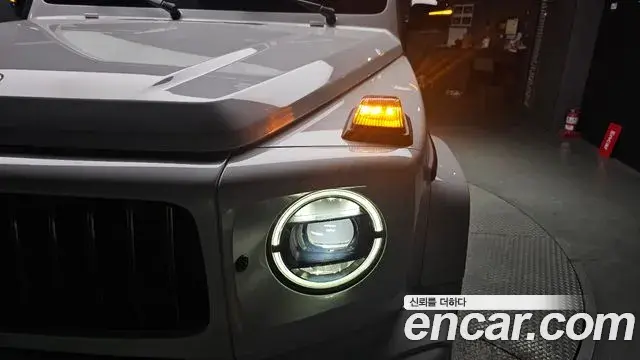 Mercedes-Benz G-Class 2022 — Photo 11/34