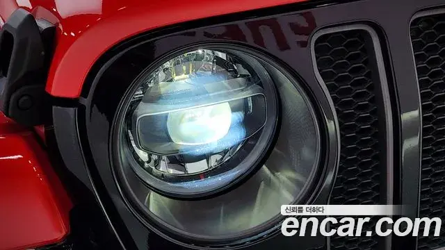 Jeep Wrangler 2021 — Şəkil 28/30