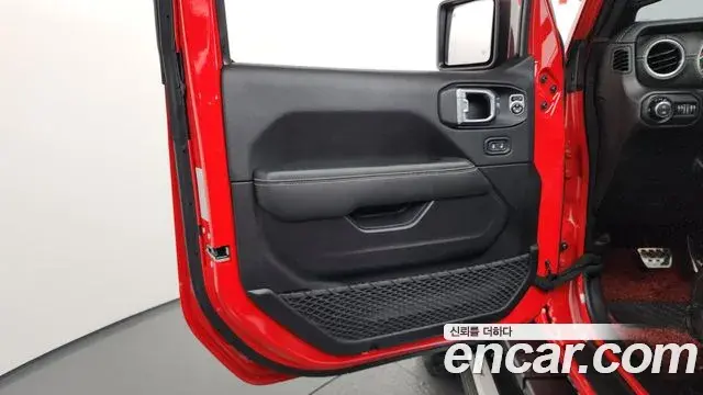 Jeep Wrangler 2021 — Şəkil 25/30