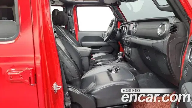 Jeep Wrangler 2021 — Şəkil 19/30