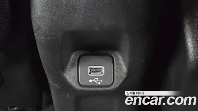 Jeep Renegade 2022 — Фото 12/20
