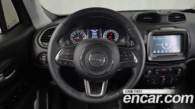 Jeep Renegade 2022 — Фото 14/20