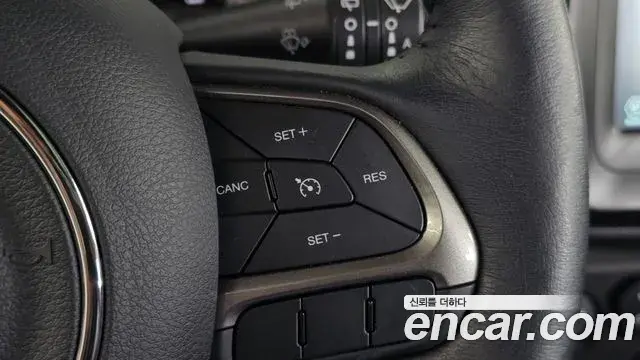 Jeep Renegade 2022 — Фото 18/20