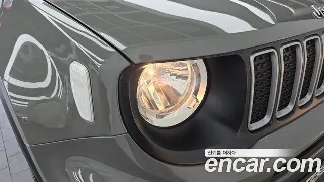 Jeep Renegade 2022 — Photo 9/32