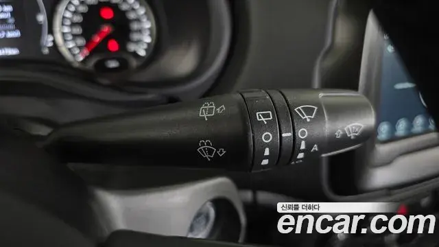 Jeep Renegade 2022 — Photo 17/32