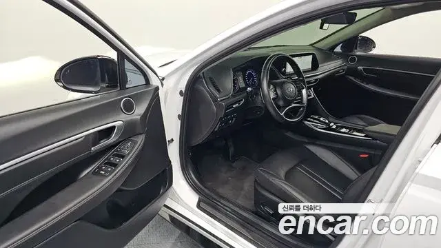 Hyundai Sonata 2022 — Фото 10/20