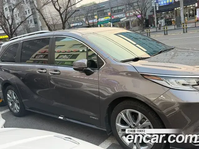Toyota Sienna 2021 — Şəkil 2/5
