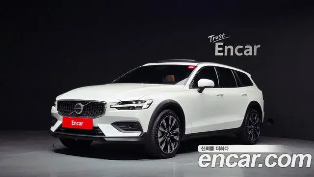 Volvo V60 Cross Country 2025 — Şəkil 1/20