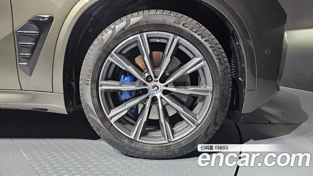 BMW X5 2024 — Photo 27/36