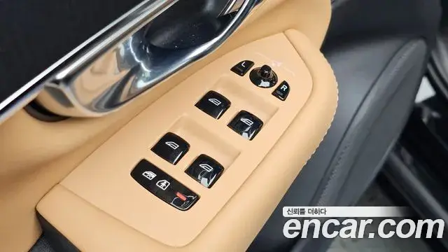 Volvo XC90 2021 — Photo 16/36