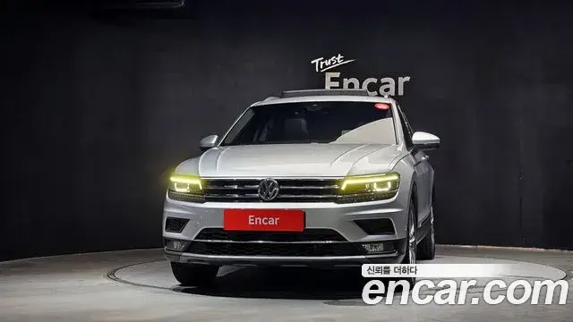 Volkswagen Tiguan 2018 — Şəkil 22/30