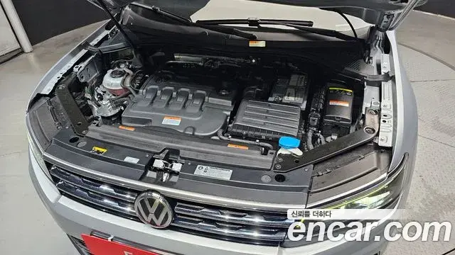Volkswagen Tiguan 2018 — Şəkil 8/30