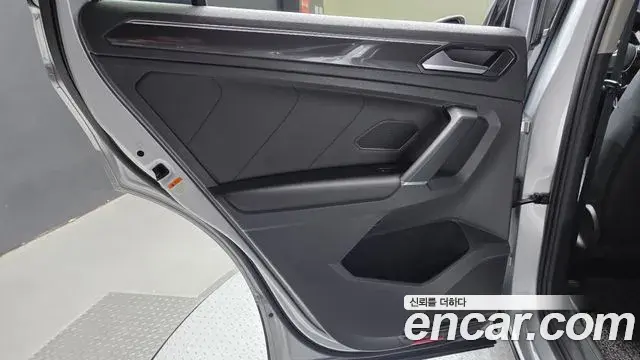 Volkswagen Tiguan 2018 — Şəkil 6/30