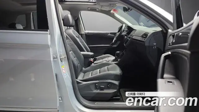 Volkswagen Tiguan 2018 — Şəkil 10/30