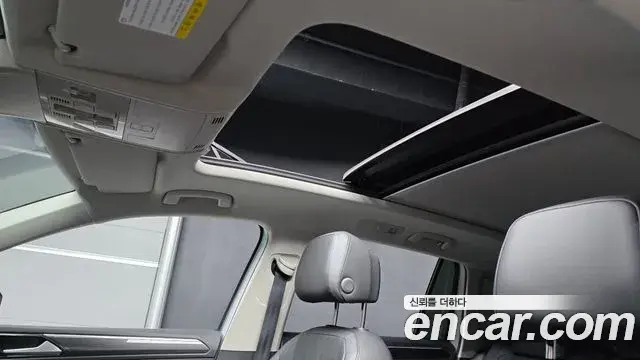 Volkswagen Tiguan 2018 — Şəkil 21/30