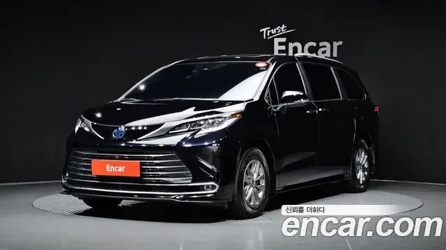 Toyota Sienna 2024 — ფოტო 7/30
