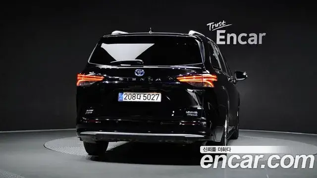 Toyota Sienna 2024 — ფოტო 30/30