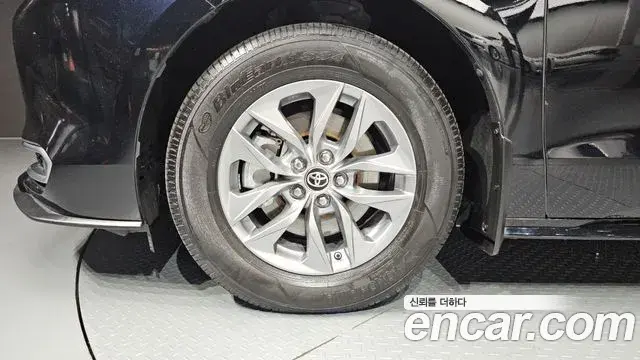Toyota Sienna 2024 — ფოტო 23/30